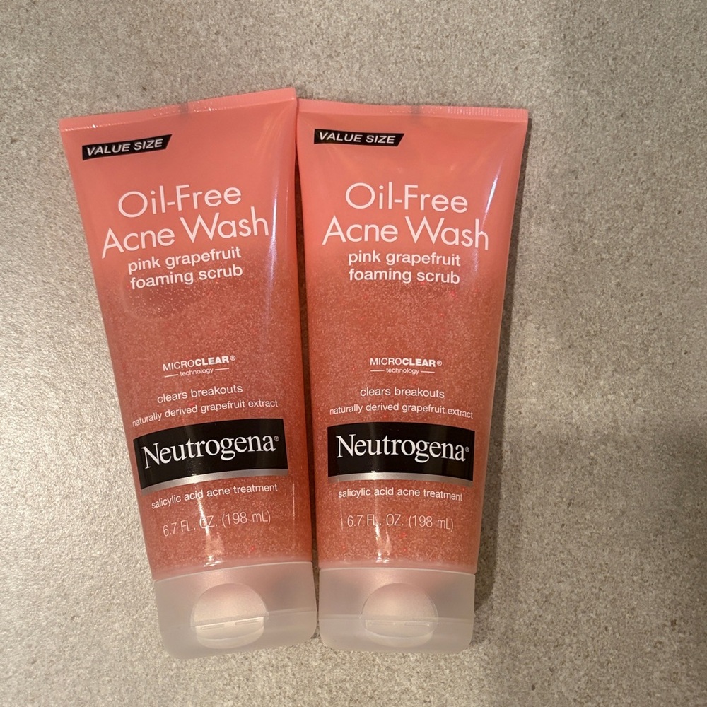 Neutrogena Pink Grapefruit Foaming Scrub NEW